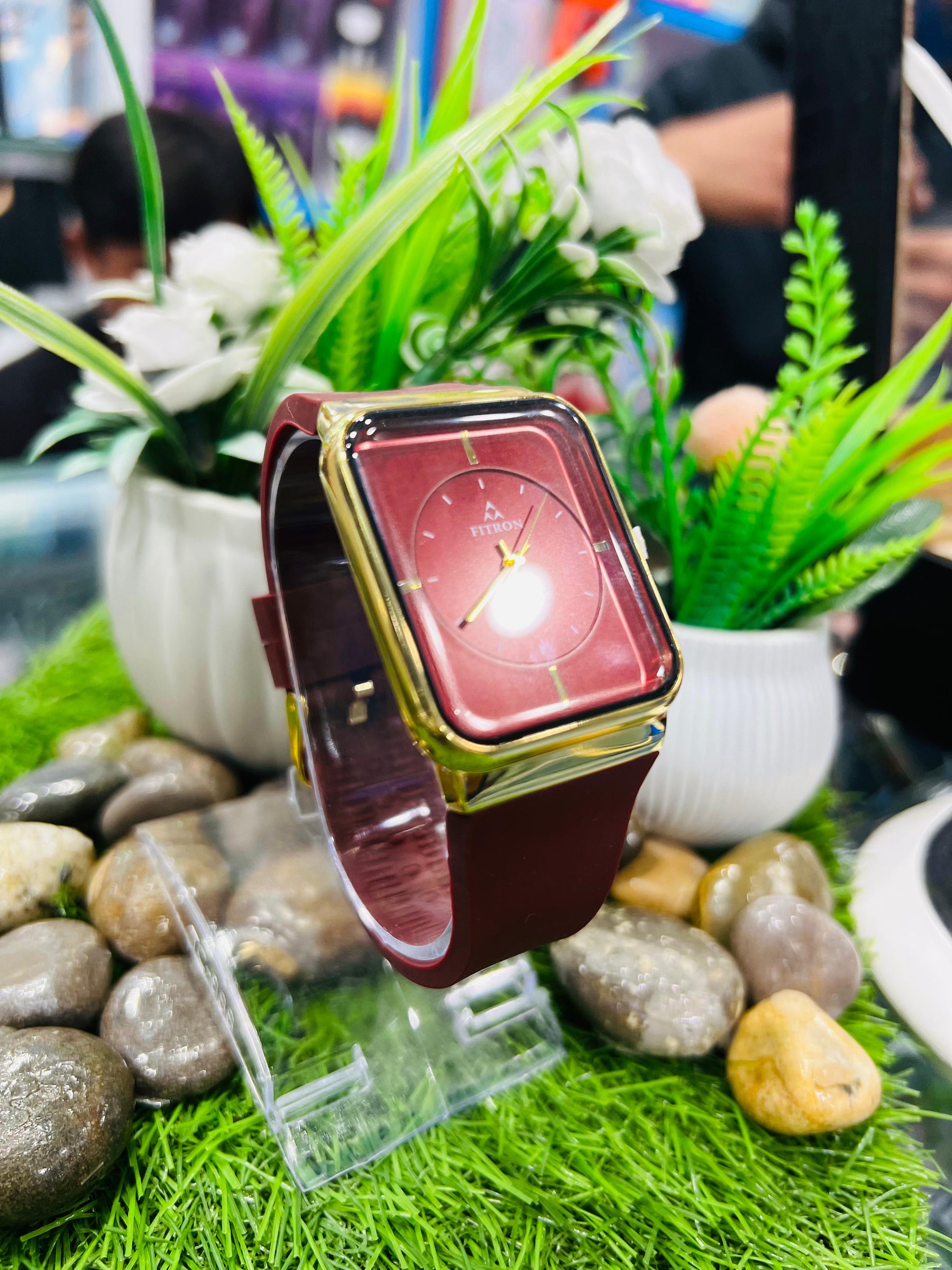 Elegant Fitron Quartz Watch✨