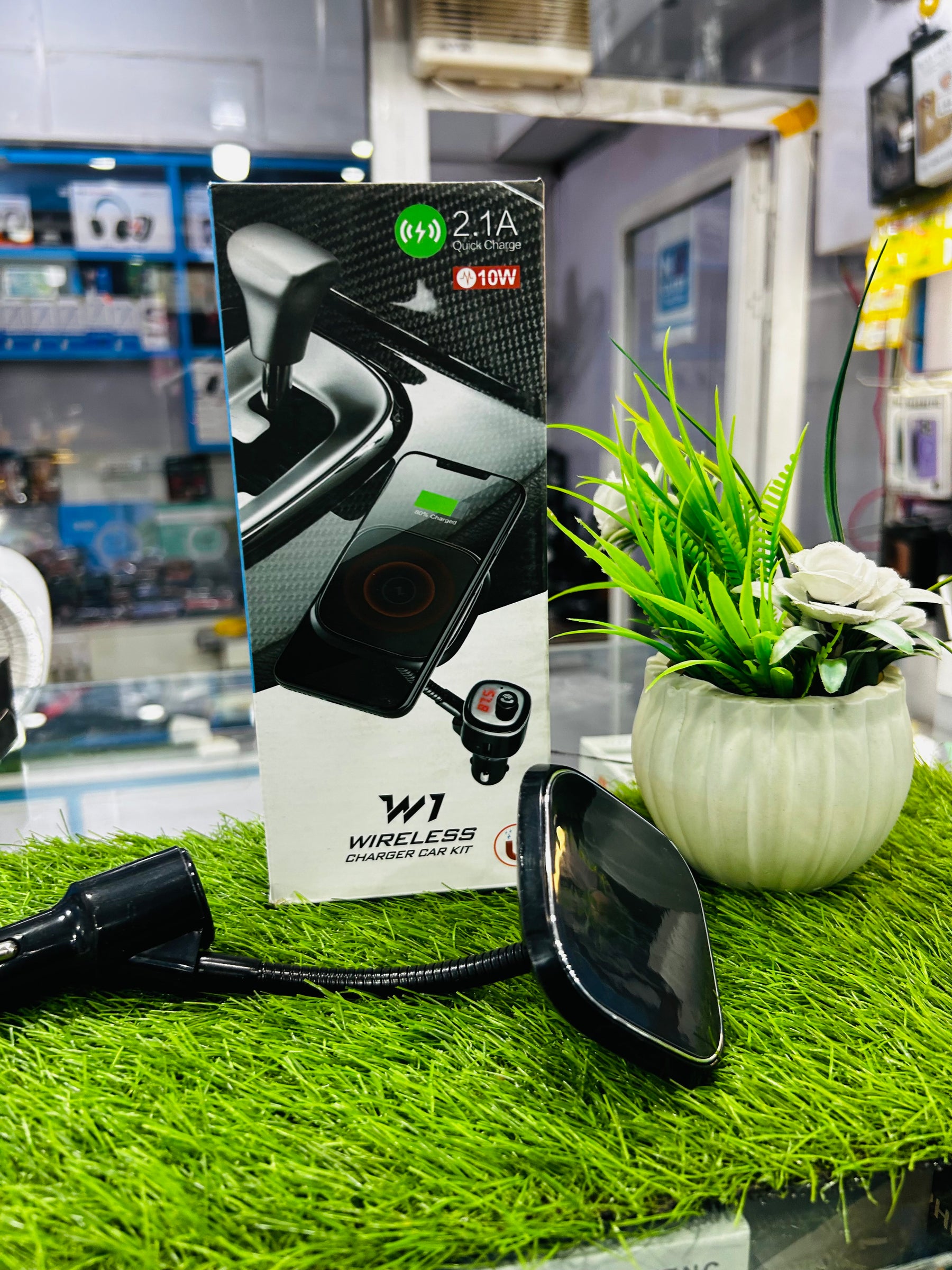 W1 Wireless Charger Car Kit – 10W Fast Charging & FM Transmitter